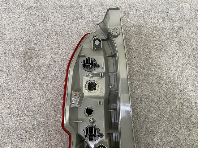 N-BOX/NBOX Nボックス JF3/JF4 純正 後期 右 テールランプ/ライト/レンズ LED 刻印H ICHIKOH D274 33501-TTA-N21 ホンダ(149369)