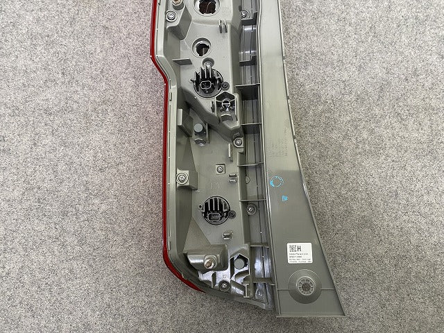 N-BOX/NBOX Nボックス JF3/JF4 純正 後期 右 テールランプ/ライト/レンズ LED 刻印H ICHIKOH D274 33501-TTA-N21 ホンダ(149369)