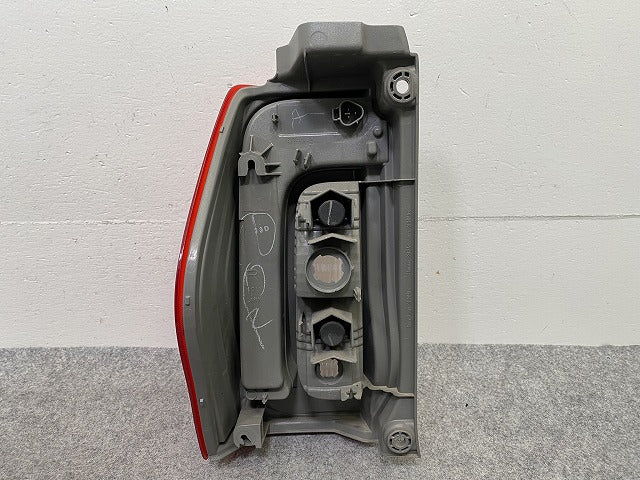 タント TANTO LA600S/LA610S 純正 右 テールランプ/ライト/レンズ LED KOITO 220-51391 ダイハツ(149378)