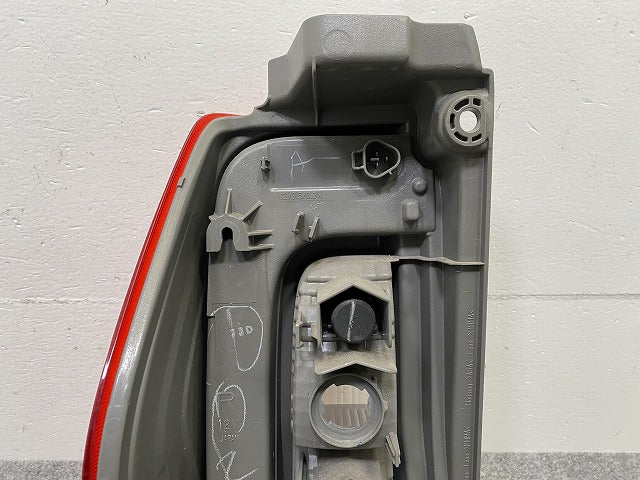 タント TANTO LA600S/LA610S 純正 右 テールランプ/ライト/レンズ LED KOITO 220-51391 ダイハツ(149378)