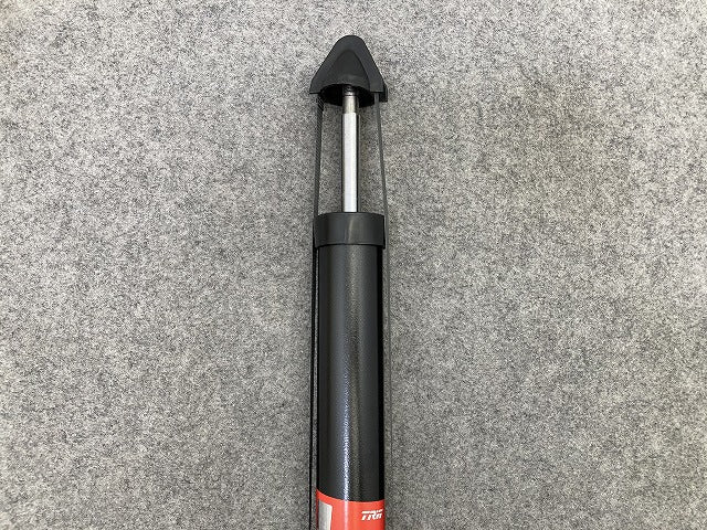 新品!A4(B6/B7) 8E系 社外 左右共通 リアショック アブソーバー TRW リアダンパー JGT314T RH LH アウディ(149395)