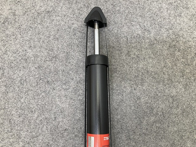 新品!A4(B6/B7) 8E系 社外 左右共通 リアショック アブソーバー TRW リアダンパー JGT314T RH LH アウディ(149398)