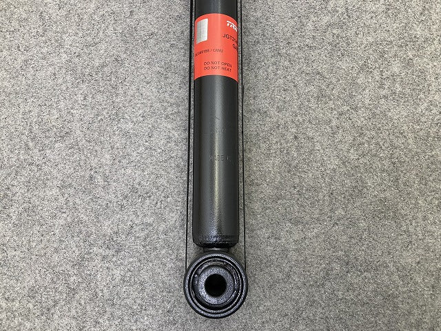 新品!A4(B6/B7) 8E系 社外 左右共通 リアショック アブソーバー TRW リアダンパー JGT314T RH LH アウディ(149398)