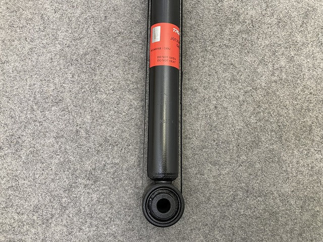 新品!A4(B6/B7) 8E系 社外 左右共通 リアショック アブソーバー TRW リアダンパー JGT314T RH LH アウディ(149400)
