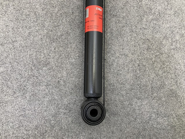 新品!A4(B6/B7) 8E系 社外 左右共通 リアショック アブソーバー TRW リアダンパー JGT314T RH LH アウディ(149401)