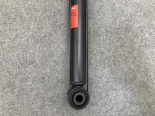 新品!A4(B6/B7) 8E系 社外 左右共通 リアショック アブソーバー TRW リアダンパー JGT314T RH LH アウディ(149403)