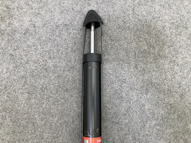 新品!A4(B6/B7) 8E系 社外 左右共通 リアショック アブソーバー TRW リアダンパー JGT314T RH LH アウディ(149407)
