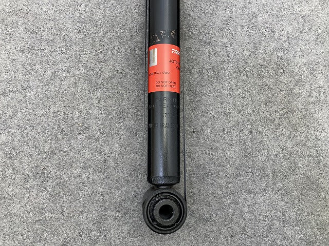 新品!A4(B6/B7) 8E系 社外 左右共通 リアショック アブソーバー TRW リアダンパー JGT314T RH LH アウディ(149407)