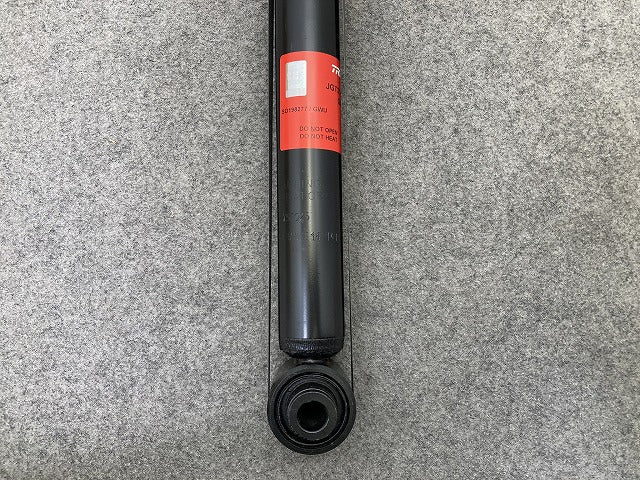新品!A4(B6/B7) 8E系 社外 左右共通 リアショック アブソーバー TRW リアダンパー JGT314T RH LH アウディ(149408)