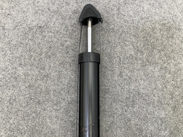 新品!A4(B6/B7) 8E系 社外 左右共通 リアショック アブソーバー TRW リアダンパー JGT314T RH LH アウディ(149410)