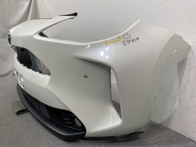 ヤリスクロス MXPB10/MXPB15/MXPJ10/MXPJ15 純正 フロント バンパー スポイラー付 52119-52B90 ホワイトパールクリスタルシャイン(149414)
