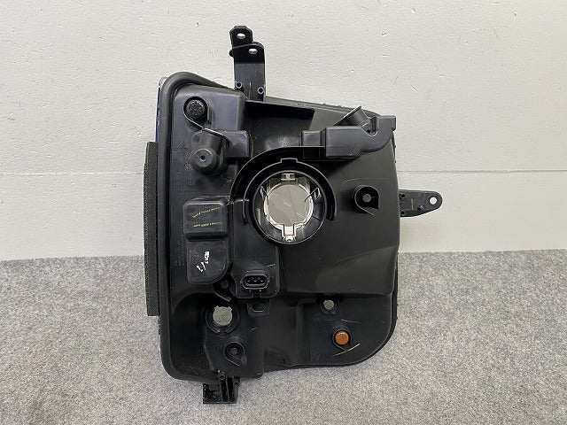 エブリィバン DA17V 純正 左 ヘッドライト/ランプ ハロゲン LH AL Automotive Lighting LE14C6327 35320-64P01 スズキ(149435)