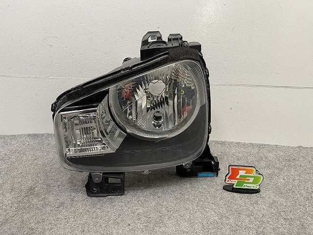 アルト HA36S/HA36V 純正 左 ヘッドライト/ランプ ハロゲン レベライザー LH STANLEY W2380 スズキ(149439)