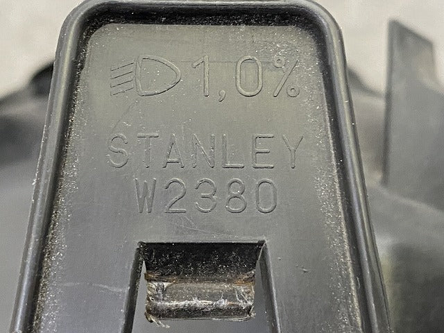 アルト HA36S/HA36V 純正 左 ヘッドライト/ランプ ハロゲン レベライザー LH STANLEY W2380 スズキ(149439)