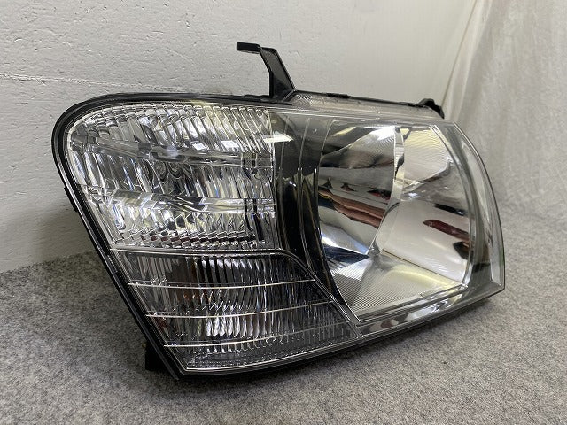 パジェロ V73W/V75W/V78W 純正 右 ヘッドライト/ランプ ハロゲン 刻印M RH KOITO 100-87419 三菱(149442)