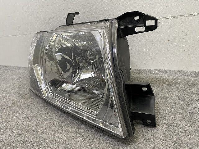 パジェロ V73W/V75W/V78W 純正 右 ヘッドライト/ランプ ハロゲン 刻印M RH KOITO 100-87419 三菱(149442)