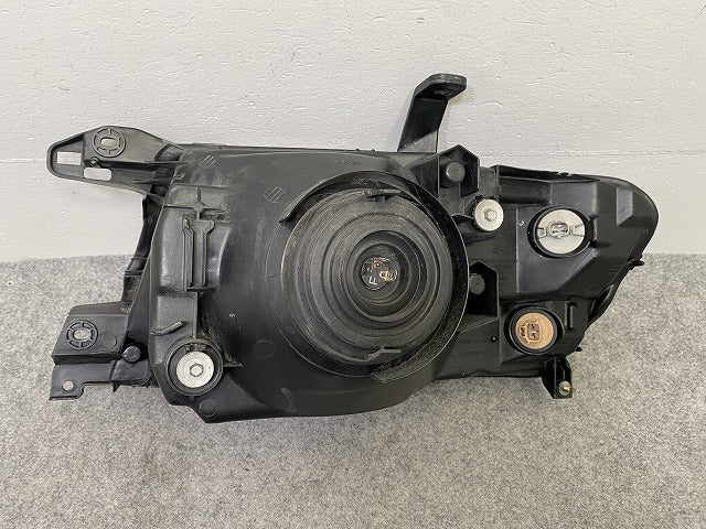 パジェロ V73W/V75W/V78W 純正 右 ヘッドライト/ランプ ハロゲン 刻印M RH KOITO 100-87419 三菱(149442)