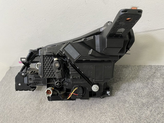ノート/NOTE E13/SNE13 純正 後期 右 ヘッドライト/ランプ LED レベライザー 刻印Y RH ICHIKOH A024 26010-6XJ7A 日産(149464)