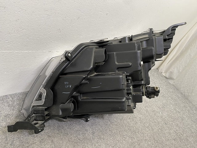 ルーミー M900A/M910A 純正 後期 右 ヘッドライト/ランプ LED レベライザー 刻印N4 RH STANLEY W6249 81110-B1640 トヨタ(149465)