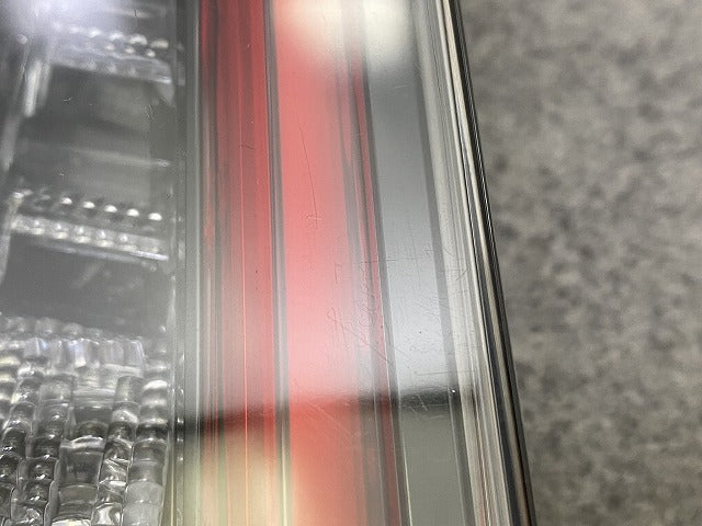 カローラ スポーツ 210系/NRE210H/NRE214H/ZWE211H/ZWE213H 純正 右 フィニッシャーランプ LED 刻印5 RH KOITO 12-631 81591-12231(149466)