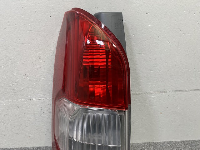 プロボックス/サクシード NCP160V/NCP165V/NHP160V 純正 左 テールランプ/ライト/レンズ ハロゲン RH ICHIKOH 52-280 トヨタ(149468)