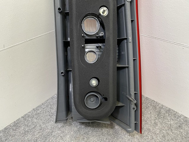 プロボックス/サクシード NCP160V/NCP165V/NHP160V 純正 左 テールランプ/ライト/レンズ ハロゲン RH ICHIKOH 52-280 トヨタ(149468)