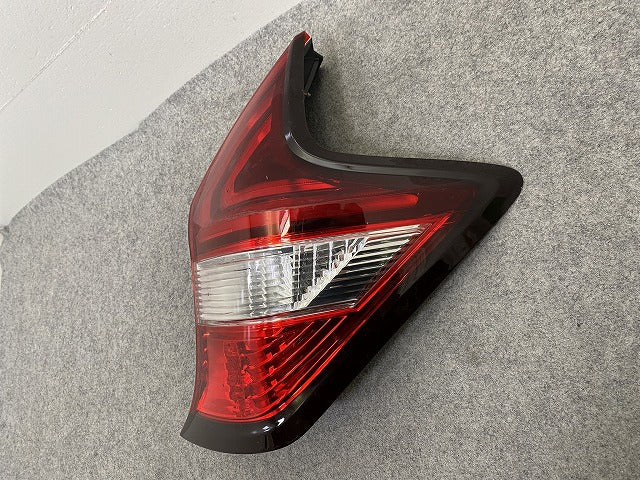 ノート/NOTE E12/NE12/HE12/ANE12 純正 後期 右 テールランプ/ライト/レンズ LED RH ICHIKOH D202 日産(149471)