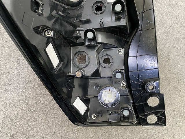 ノート/NOTE E12/NE12/HE12/ANE12 純正 後期 右 テールランプ/ライト/レンズ LED RH ICHIKOH D202 日産(149471)