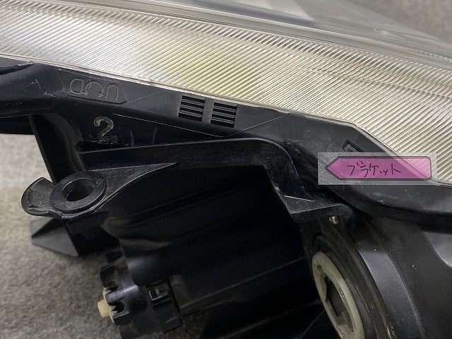 プリウスα/アルファ ZVW40W/ZVW41W 純正 前期 左 ヘッドライト/ランプ ハロゲン レベライザー 刻印2 LH KOITO 47-41 トヨタ(149494)