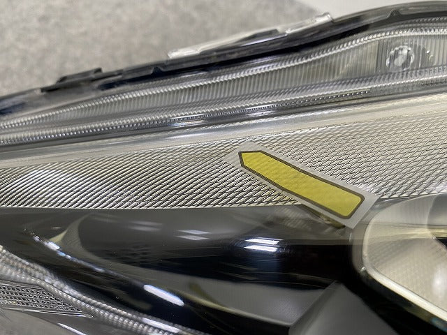 シエンタ 170系/NSP170G/NCP175G/NHP170G 純正 前期 左 ヘッドライト/ランプ レベライザーLED 刻印2 LH ICHIKOH 52-289 トヨタ(149497)