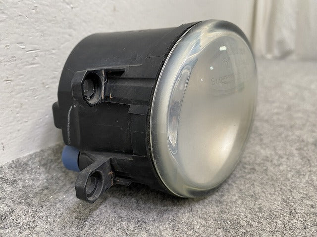 プリウス 30系/ZVW30 純正 前期 右 フォグランプ/フォグライト ハロゲン RH VALEO 89210656 81210-0D042 トヨタ(149502)