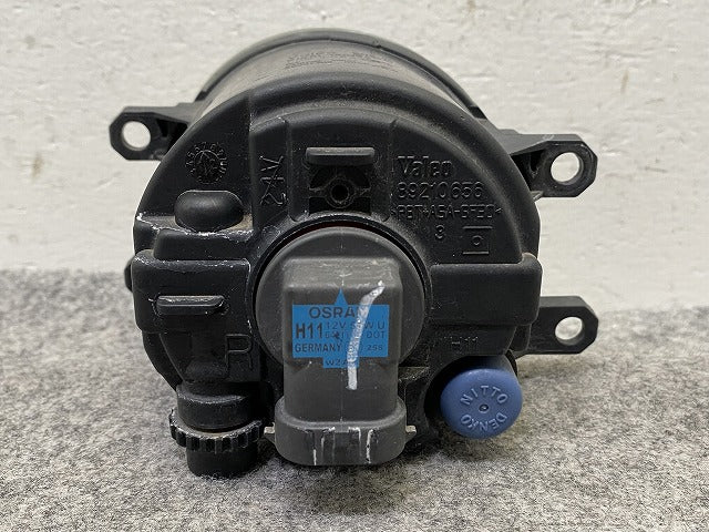 プリウス 30系/ZVW30 純正 前期 右 フォグランプ/フォグライト ハロゲン RH VALEO 89210656 81210-0D042 トヨタ(149502)