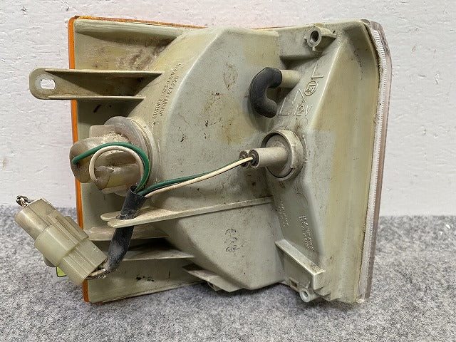 タウンエース/ライトエース KM21 純正 左 ウィンカー ハロゲン LH KOITO 81 トヨタ(149503)