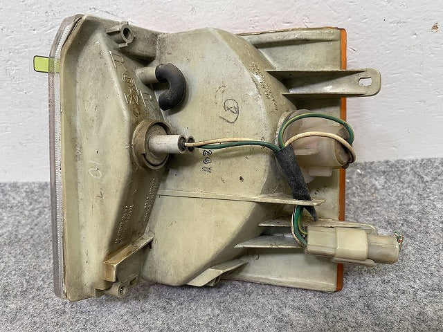 タウンエース/ライトエース KM21 純正 右 ウィンカー ハロゲン RH KOITO 81 トヨタ(149504)