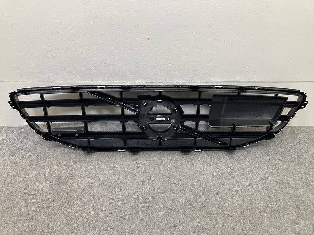 新品!V40 MB系/2013y~ 純正 前期 フロント グリル/ラジエーターグリル 31353126 V31353126 ボルボ(149527)