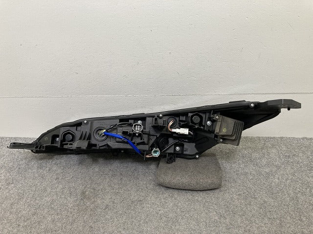 エクストレイル/X-TRAIL T33/SNT33 純正 右 ウィンカー LED 刻印U2 コンビネーションランプ RH KOITO 210-2378T 日産(149538)