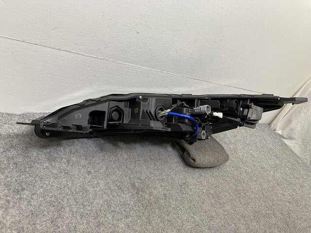エクストレイル/X-TRAIL T33/SNT33 純正 右 ウィンカー LED 刻印U2 コンビネーションランプ RH KOITO 210-2378T 日産(149538)