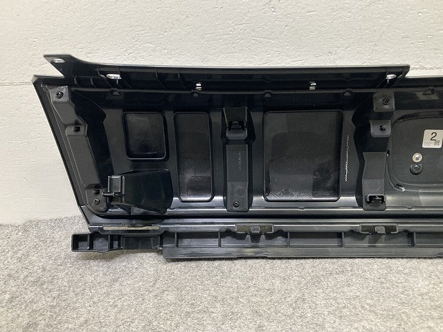 新品!フリード クロスター GT2/GT4 e:HEV/GT6/GT8 純正 フロント グリル/ラジエーターグリル 71201-33F-N01-M1 ホンダ(149544)