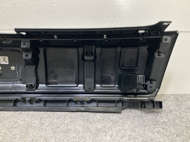 新品!フリード クロスター GT2/GT4 e:HEV/GT6/GT8 純正 フロント グリル/ラジエーターグリル 71201-33F-N01-M1 ホンダ(149544)