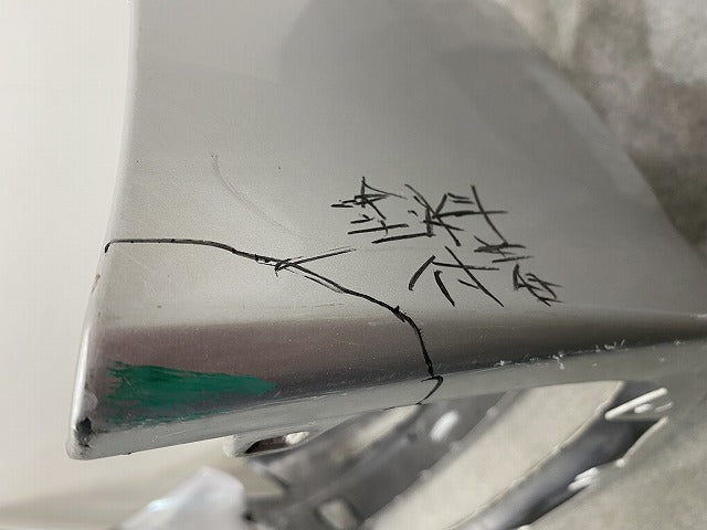 プリウス 50系/ZVW50/ZVW51/ZVW55 純正 前期 フロント バンパー 52119-47700 シルバーメタリック 1F7 トヨタ(149552)