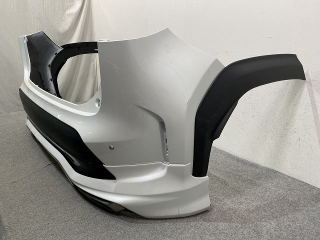 ヤリスクロス MXPB10/MXPB15/MXPJ10/MXPJ15 純正 リア バンパー スポイラー付 52159-52D00/10/20 ホワイトパール 089 トヨタ(149553)