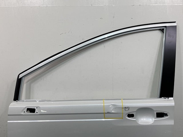 フリード GT1/GT2/GT3/GT4/GT5/GT6/GT7/GT8 純正 左 フロント ドア ドアパネル プラチナホワイトパール NH609P ホンダ(149564)