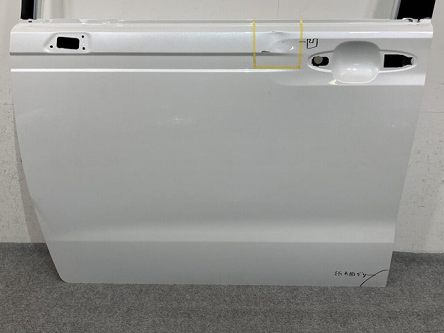 フリード GT1/GT2/GT3/GT4/GT5/GT6/GT7/GT8 純正 左 フロント ドア ドアパネル プラチナホワイトパール NH609P ホンダ(149564)