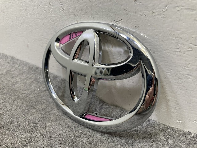 プリウス PHV ZVW52 純正 フロント グリル エンブレム/オーナメント 90975-02174/97 メッキ トヨタ(149583)