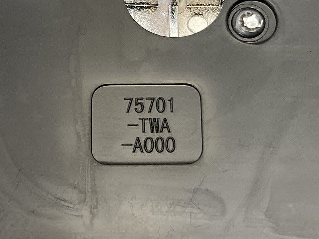 新車取り外し! 純正 リア エンブレム/オーナメント Hマーク ハイブリット用 75701-TWA-A000 メッキ ホンダ(149605)