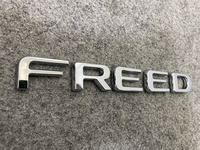 新車取り外し!フリード 純正 エンブレム/オーナメント メッキ ホンダ(149606)