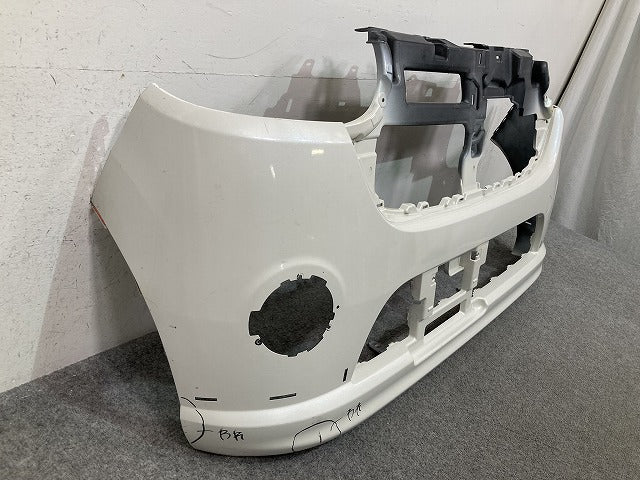 ムーヴ キャンバス/キャンパス LA800S/LA810S 純正 フロント バンパー Fバンパー 52119-B2C80/90 パールホワイトIII W24 ダイハツ(149614)