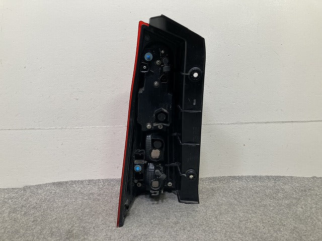 タント LA650S/LA660S 純正 右 テールランプ/ライト/レンズ LED 刻印A RH KOITO 220-69074 ダイハツ(149617)
