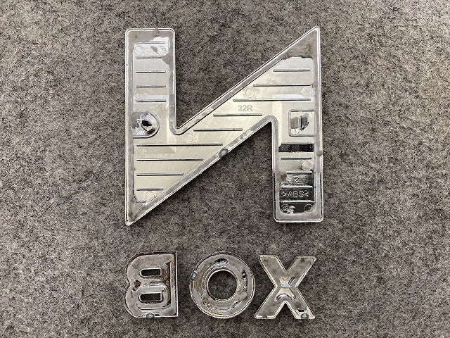 新車取り外し!N-BOX/NBOX Nボックス 純正 エンブレム/オーナメント ステッカー メッキ ホンダ(149623)