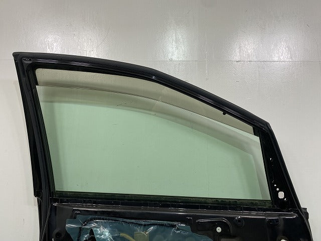 エスティマ 50系/ACR50W/ACR55W/GSR50W/GSR55W 純正 左 フロント ドア ガラスバイザーサイドパネル付 スピーカー付き ブラック(149629)
